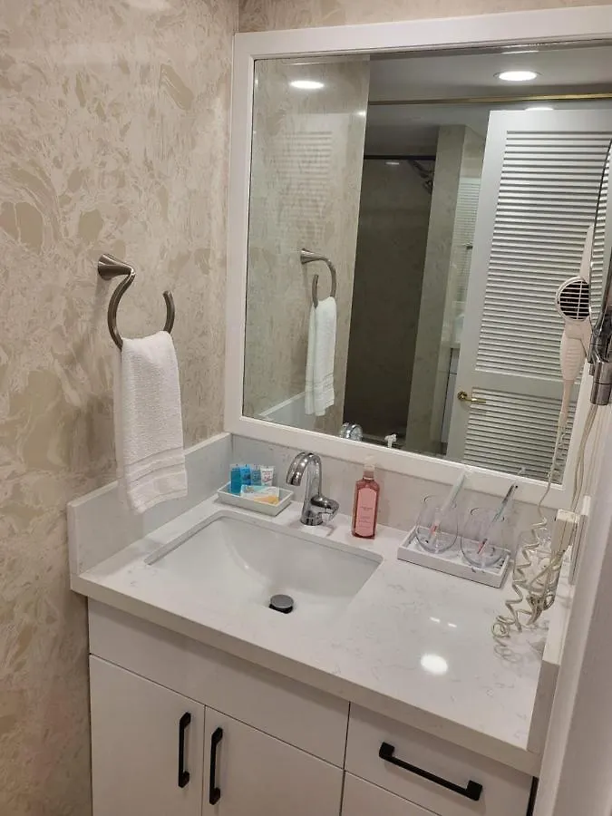 21St Floor Renovated Studio With 2 Queen Beds Honolulu United States